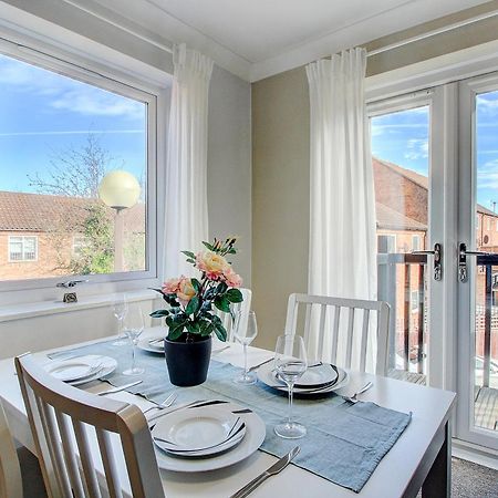 2 Minutes From Mk Central By Car- 2 Bed Apartment - 2 Free Parking Spaces- Hosted By Stayinmk Милтън Кейнс Екстериор снимка