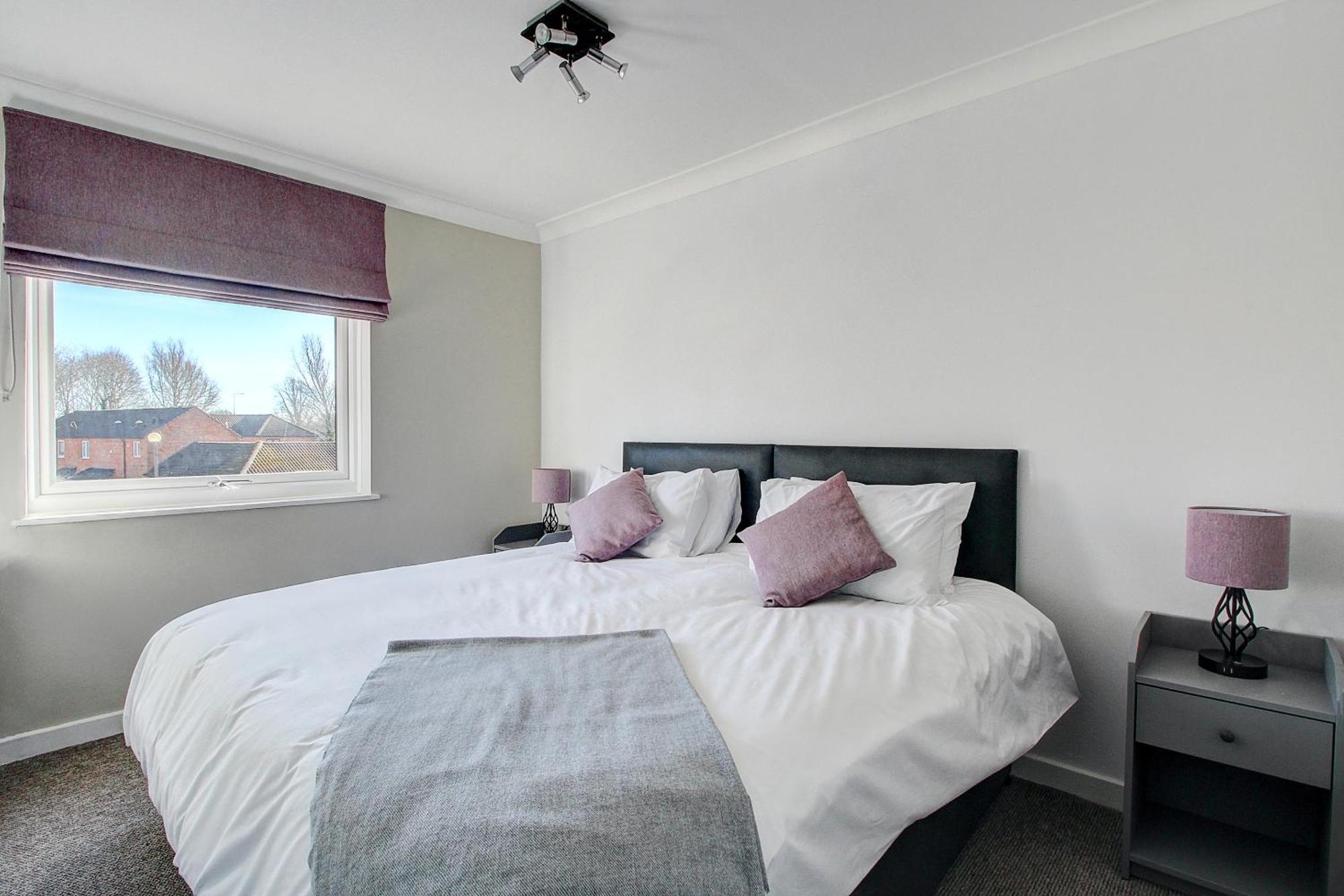 2 Minutes From Mk Central By Car- 2 Bed Apartment - 2 Free Parking Spaces- Hosted By Stayinmk Милтън Кейнс Екстериор снимка